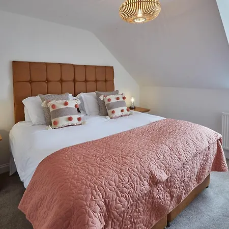 Host & - Harbour View House Vakantiehuis