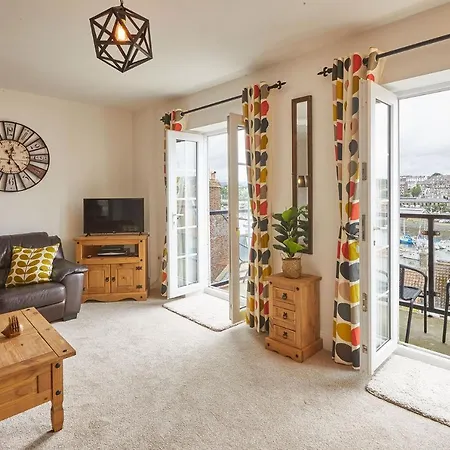 Host & - Harbour View House *