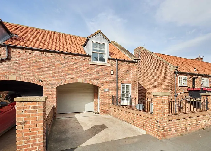 Host & - Harbour View House