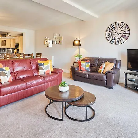 Host & - Harbour View House * Γουίτμπι